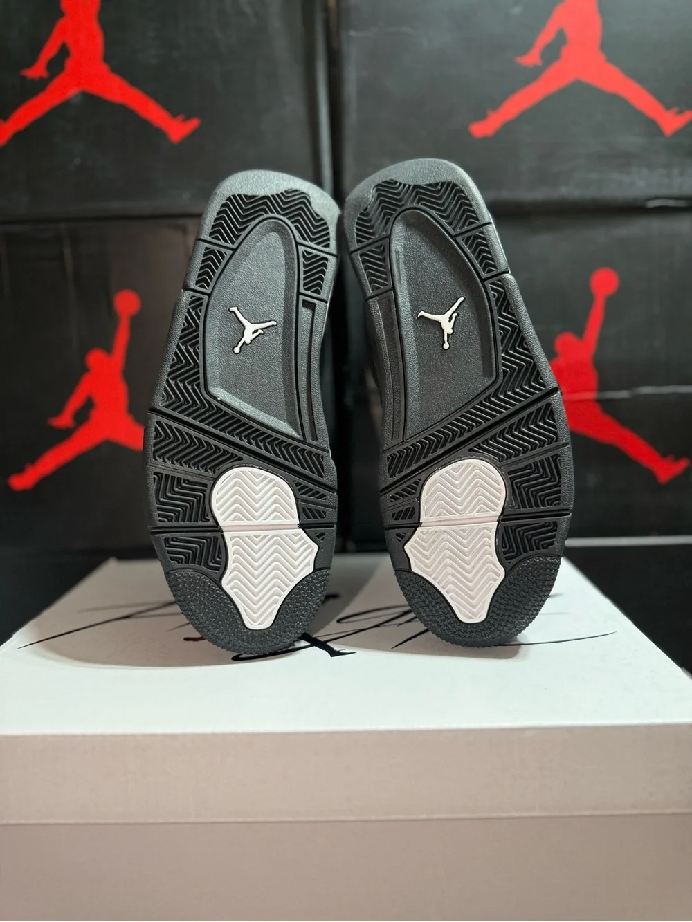 Air Jordan 4 White Thunder Retro - Black/White Men's Basketball Sneakers